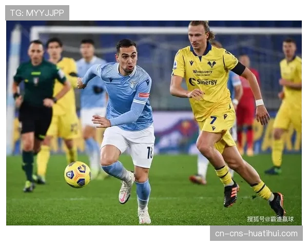 维罗纳前锋在反击中错失单刀，成为比赛转折点